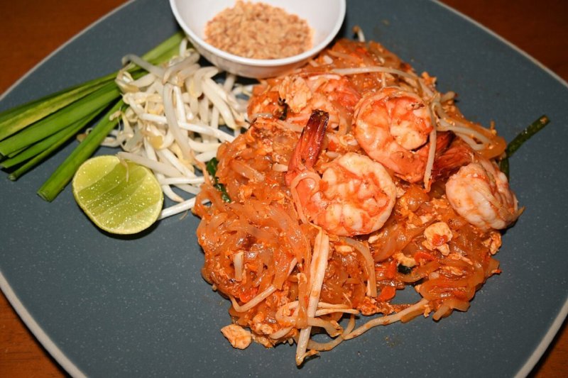 ผัดไทยกุ้งสด