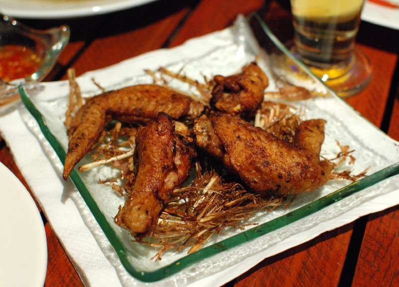 ปีกไก่ทอดตะไคร้