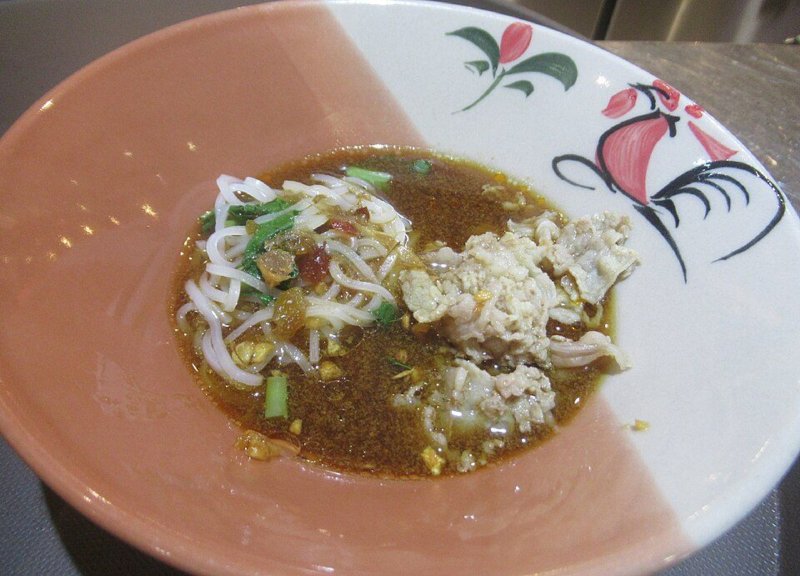 ก๋วยเตี๋ยวเรือน้ำตกหมู